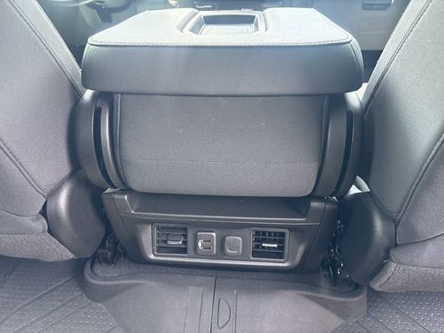 Used 2021 Chevrolet Silverado 1500 LT image 19