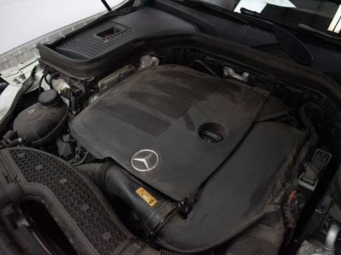 Used 2022 Mercedes-Benz GLC 300 4MATIC image 10