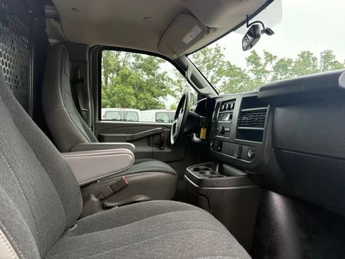 Used 2025 GMC Savana 2500 w/ Driver Convenience Package RWD image 19