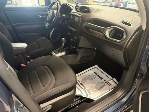 Certified 2022 Jeep Renegade Latitude w/ Convenience Group AWD/4WD image 27