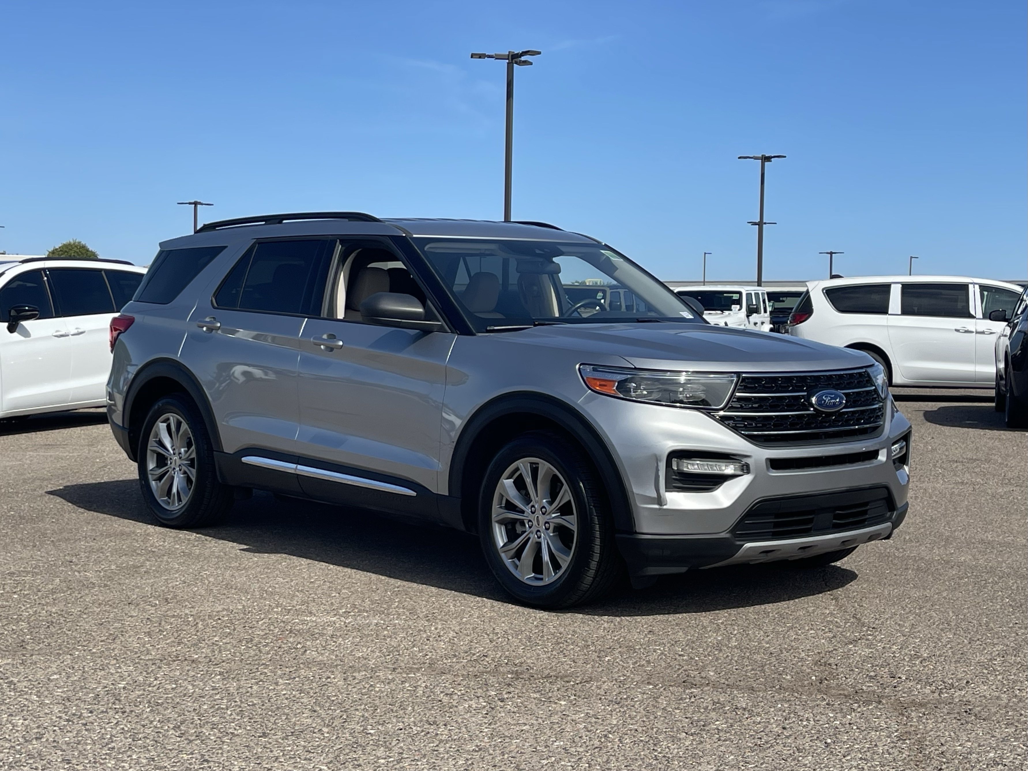 Used 2020 Ford Explorer XLT w/ Equipment Group 202A RWD image 7