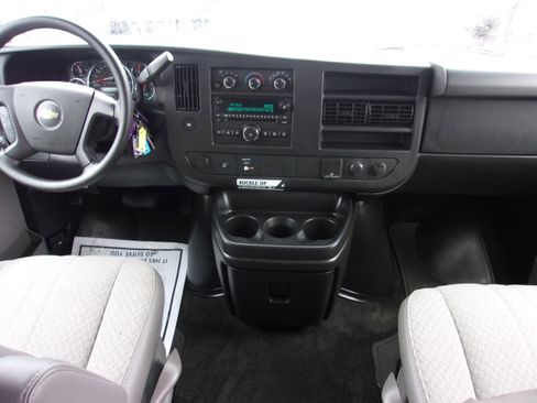 Used 2016 Chevrolet Express 3500 LT w/ LT Preferred Equipment Group image 22