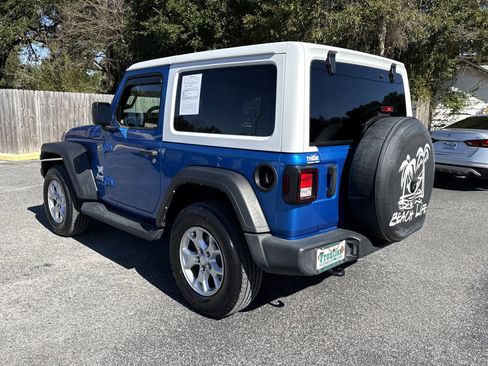 Used 2021 Jeep Wrangler Sport image 3