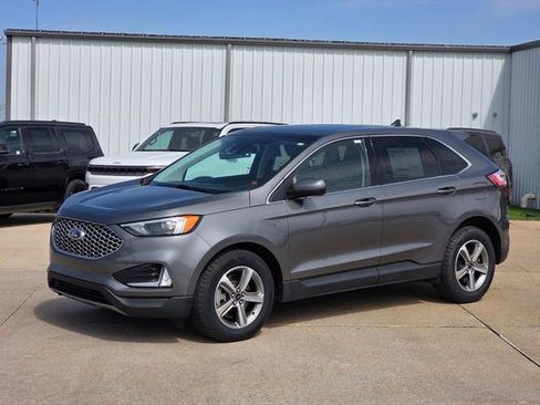 Used 2023 Ford Edge SEL w/ Convenience Package AWD/4WD image 3