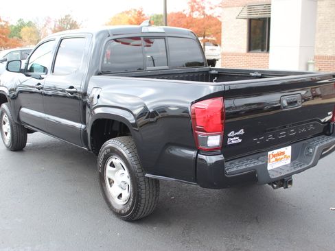 Used 2020 Toyota Tacoma SR image 8