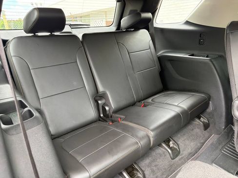 Used 2021 Chevrolet Traverse LT w/ LT Premium Package FWD image 12