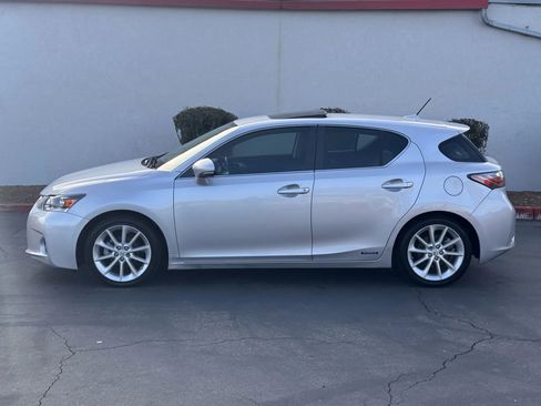 Used 2011 Lexus CT 200h Premium w/ Premium Audio Pkg image 3