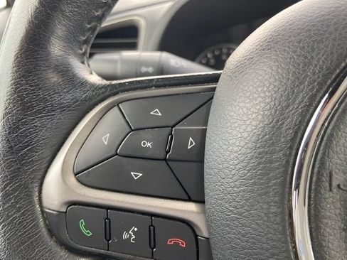 Used 2020 Jeep Renegade Altitude AWD/4WD image 18