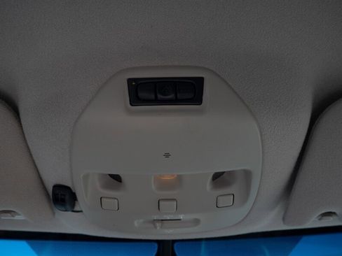 Used 1999 Cadillac Seville SLS w/ Personalization Pkg image 41