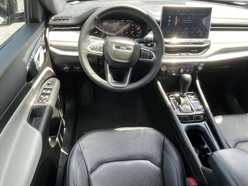 Used 2025 Jeep Compass Limited AWD/4WD image 12