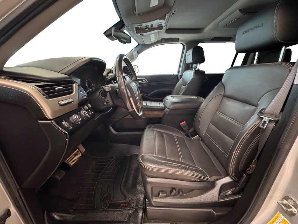 Used 2018 GMC Yukon XL Denali w/ Open Road Package AWD/4WD image 10