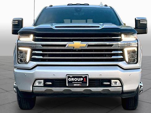 Used 2022 Chevrolet Silverado 3500 High Country w/ Technology Package AWD/4WD image 4