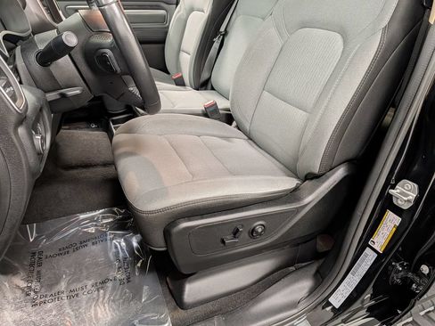 Used 2020 RAM 1500 Big Horn AWD/4WD image 11