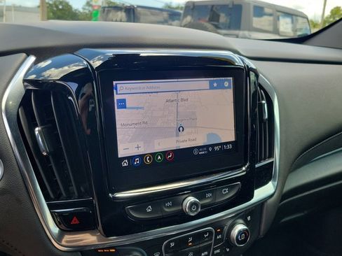 Used 2023 Chevrolet Traverse High Country image 18