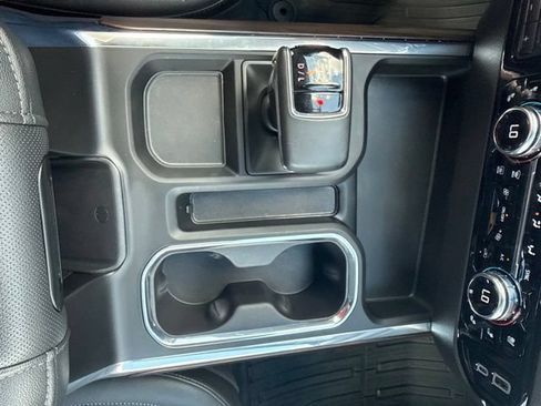 Used 2025 GMC Sierra 1500 SLT w/ SLT Premium Plus Package RWD image 38