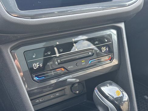 Used 2023 Volkswagen Tiguan SE R-Line image 30