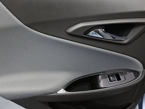 Used 2017 Chevrolet Malibu LT FWD image 19