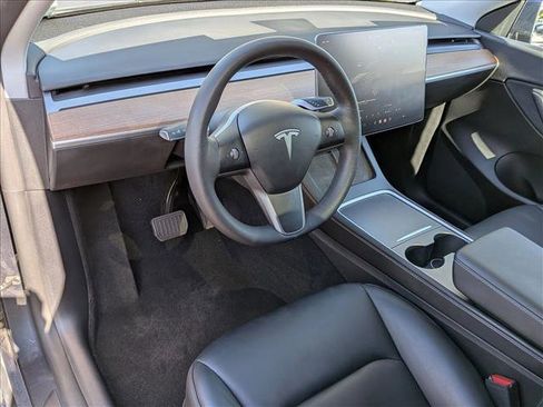 Used 2022 Tesla Model Y Long Range AWD/4WD image 10