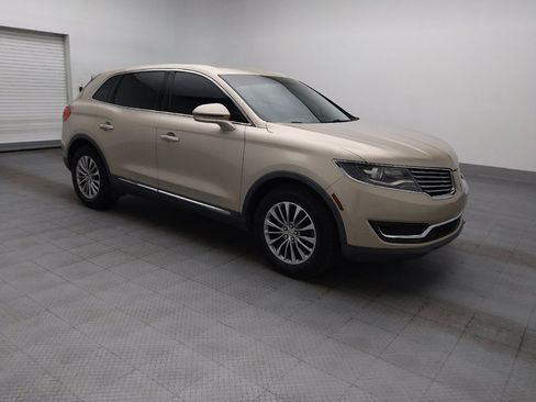 Used 2017 Lincoln MKX Select w/ Select Plus Package FWD image 11
