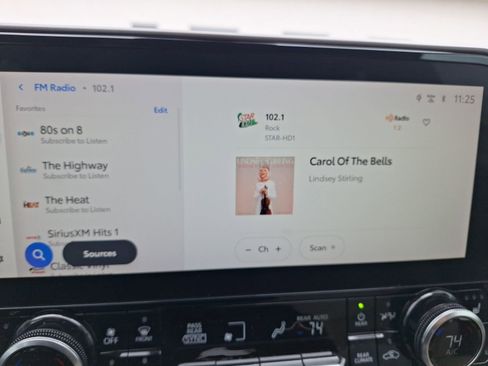 Used 2023 Toyota Highlander Limited image 27