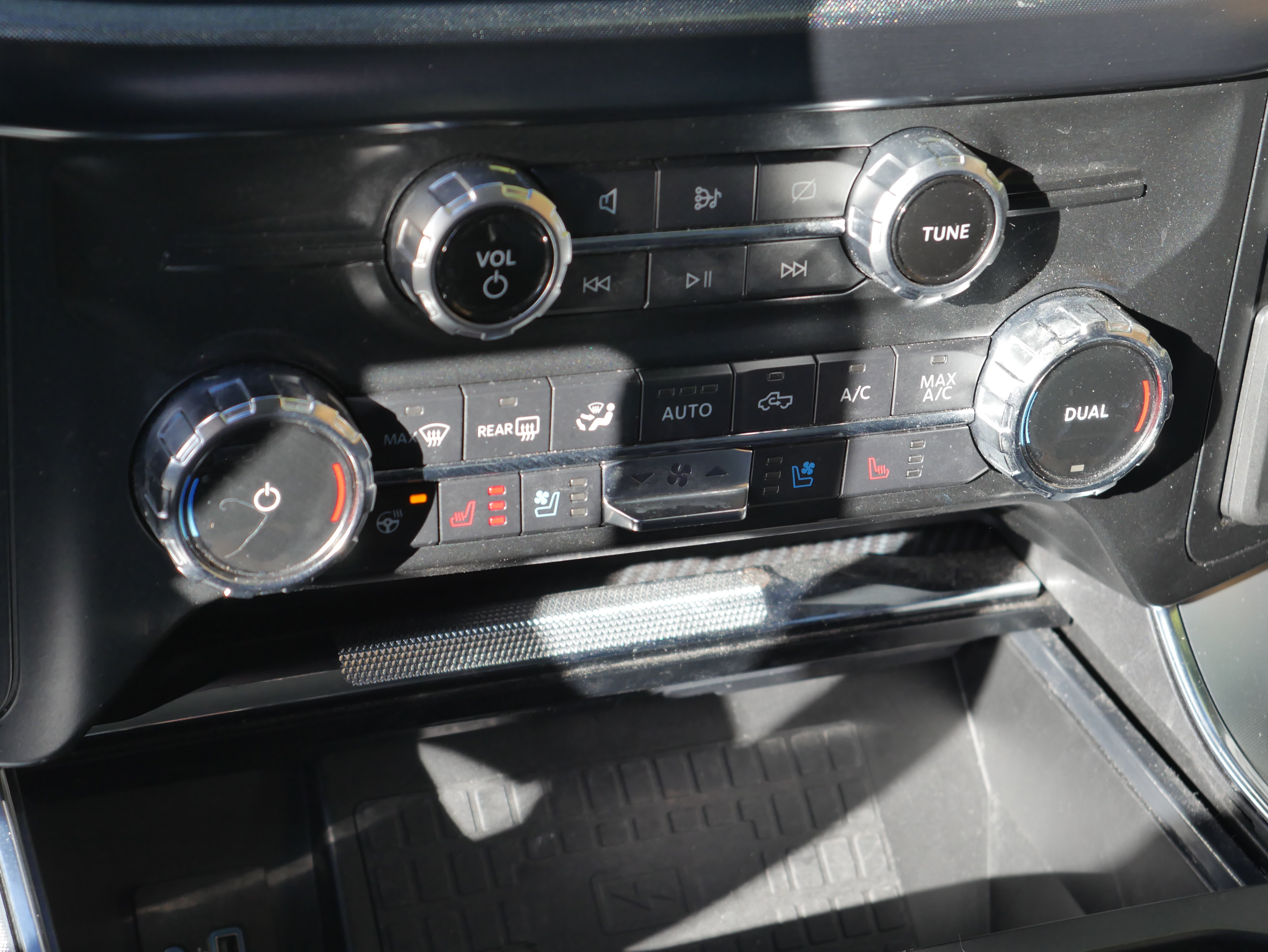Certified 2022 Ford F150 Limited AWD/4WD image 16