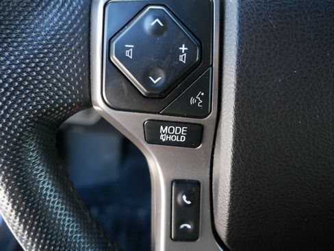 Used 2021 Toyota Tacoma Limited image 27