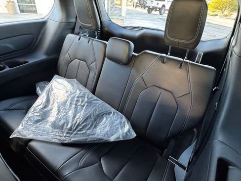 New 2026 Chrysler Pacifica Select image 27