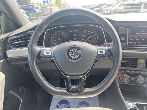 Used 2019 Volkswagen Jetta R-Line FWD image 3