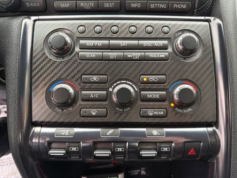 Used 2013 Nissan GT-R Premium image 35