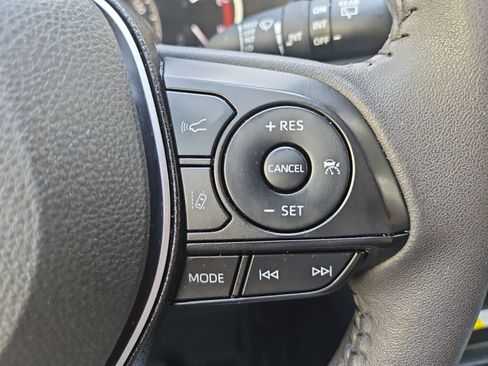 Used 2025 Toyota RAV4 XLE Premium FWD image 29