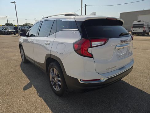 Used 2023 GMC Terrain SLT AWD/4WD image 5
