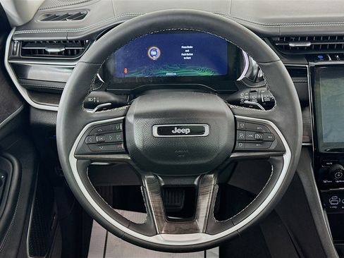 Used 2022 Jeep Grand Cherokee Limited 4xe image 18