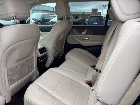 Used 2021 Mercedes-Benz GLS 450 4MATIC image 3