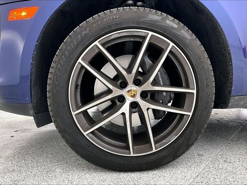 Used 2023 Porsche Macan image 11
