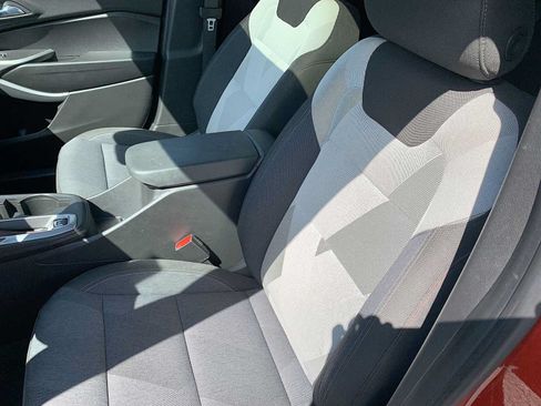 Certified 2024 Chevrolet Trax RS w/ Sunroof Package FWD image 18