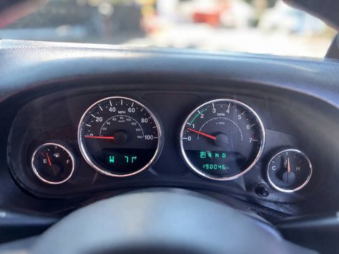 Used 2012 Jeep Wrangler Unlimited Sport AWD/4WD image 13