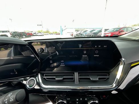 New 2026 Chevrolet Trax ACTIV w/ Sunroof Package FWD image 12