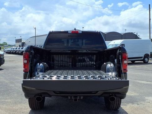 New 2026 RAM 1500 Laramie AWD/4WD image 15