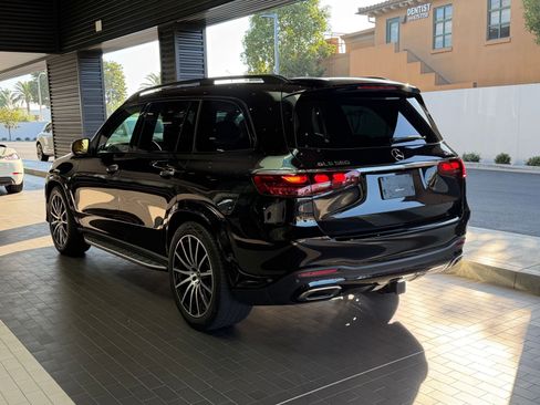 Used 2025 Mercedes-Benz GLS 580 4MATIC image 2
