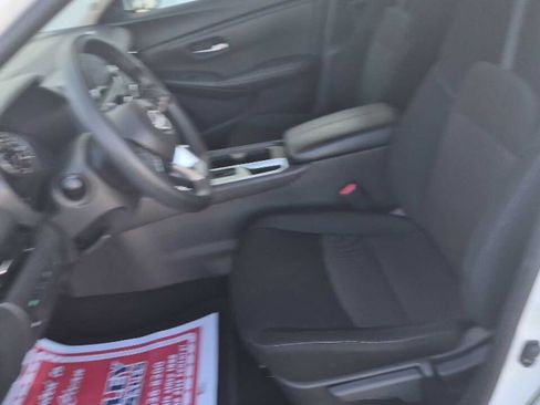 Used 2024 Nissan Sentra SV image 9