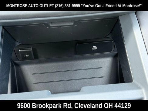 New 2025 Land Rover Defender 110 X-Dynamic SE image 27