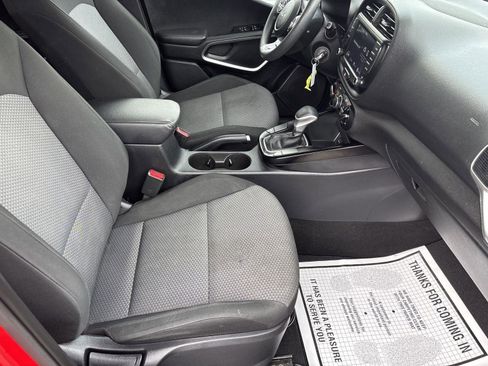 Used 2023 Kia Soul LX w/ LX Technology Package FWD image 26
