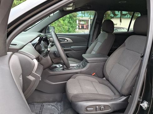 Used 2023 Chevrolet Traverse LT FWD image 15