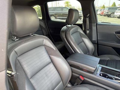 Certified 2024 Lincoln Nautilus Reserve w/ Equipment Group 202A image 22