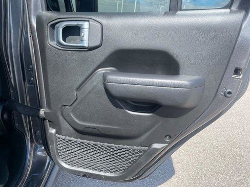 Used 2024 Jeep Gladiator Rubicon w/ Technology Group image 15