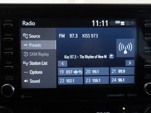 Used 2022 Toyota Highlander LE image 30