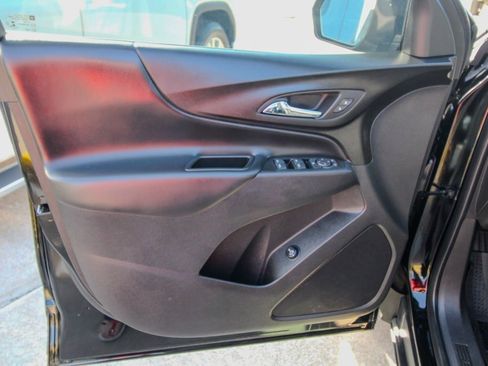 Used 2022 Chevrolet Equinox LT image 12