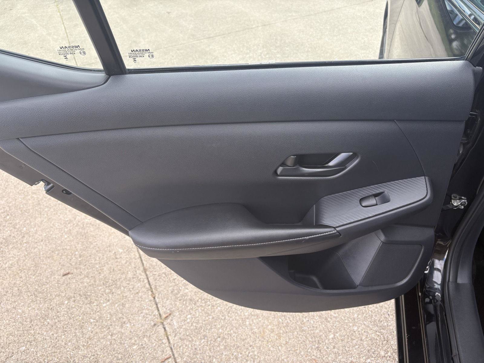 Used 2024 Nissan Sentra SV FWD image 11
