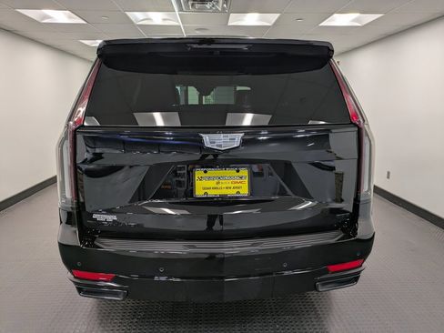 Used 2024 Cadillac Escalade Sport image 5