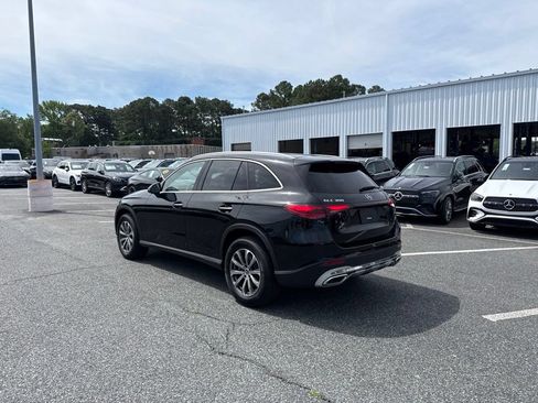 Used 2025 Mercedes-Benz GLC 300 4MATIC image 5